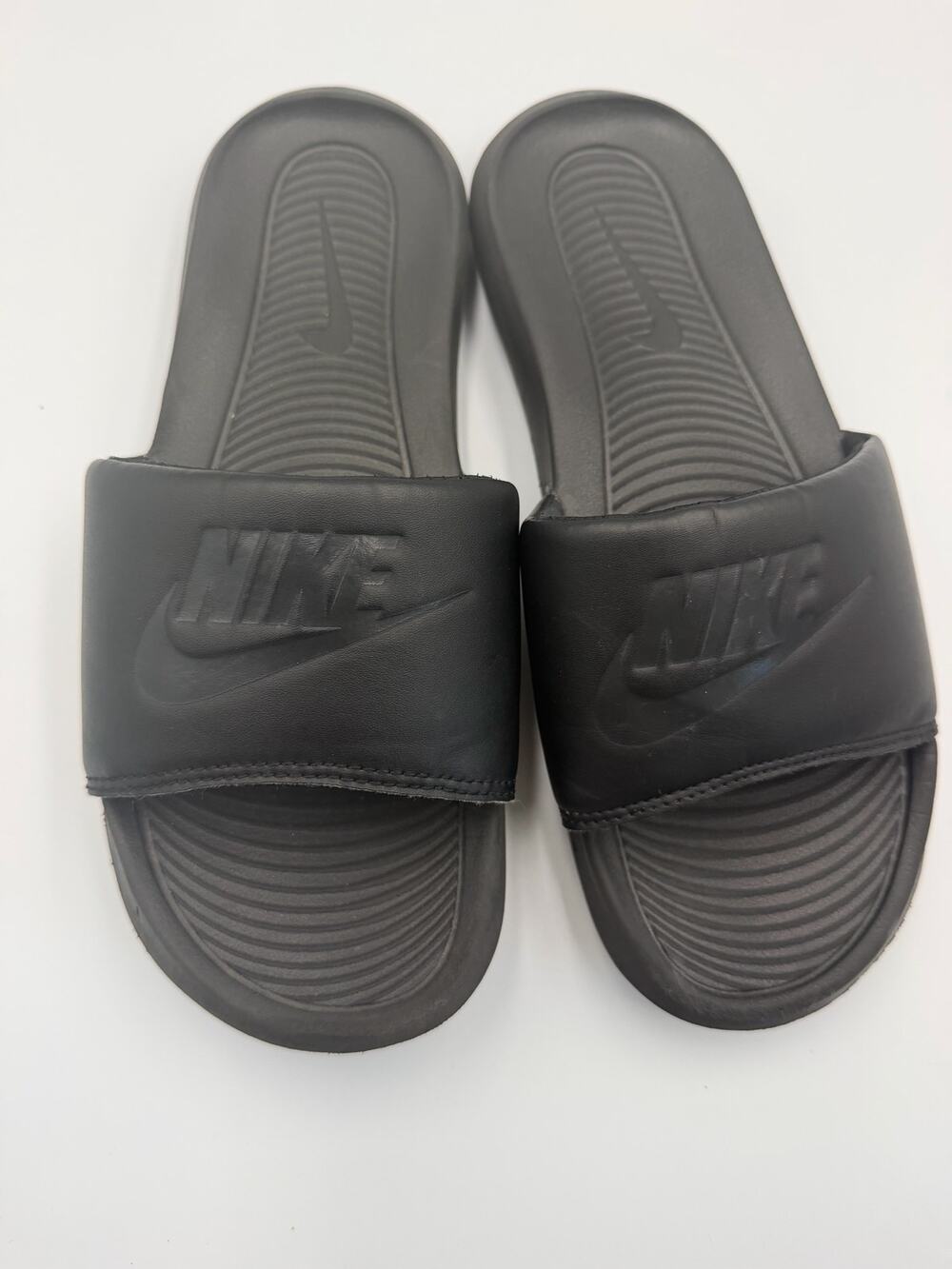 Nike slides black size 8 womens